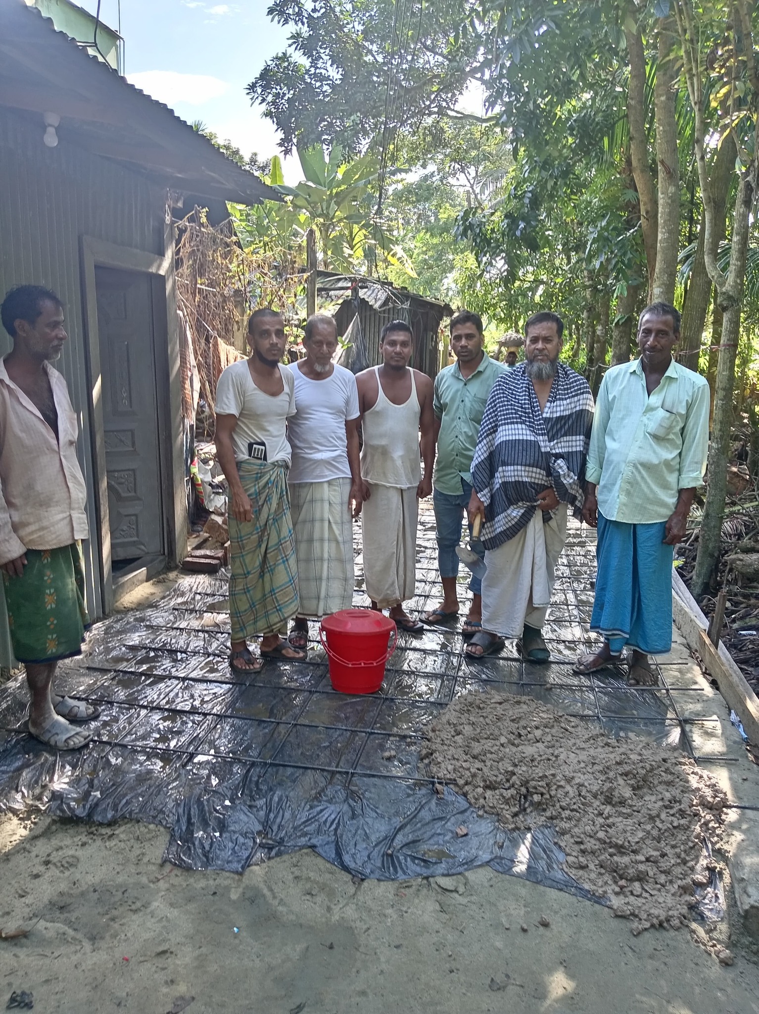 মরহুম ছিদ্দিক আহমেদ সড়ক আরসিসি ঢালাইয়ের কার্যক্রম সম্পন্ন।